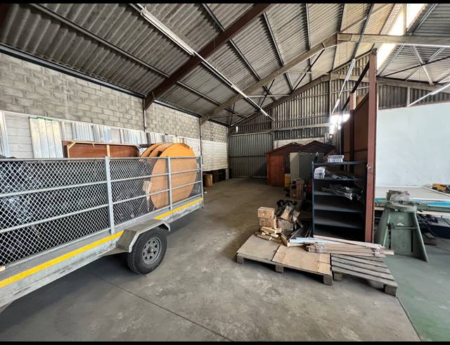 1,400M² WAREHOUSE FOR SALE IN BLACKHEATH INDUSTRIAL